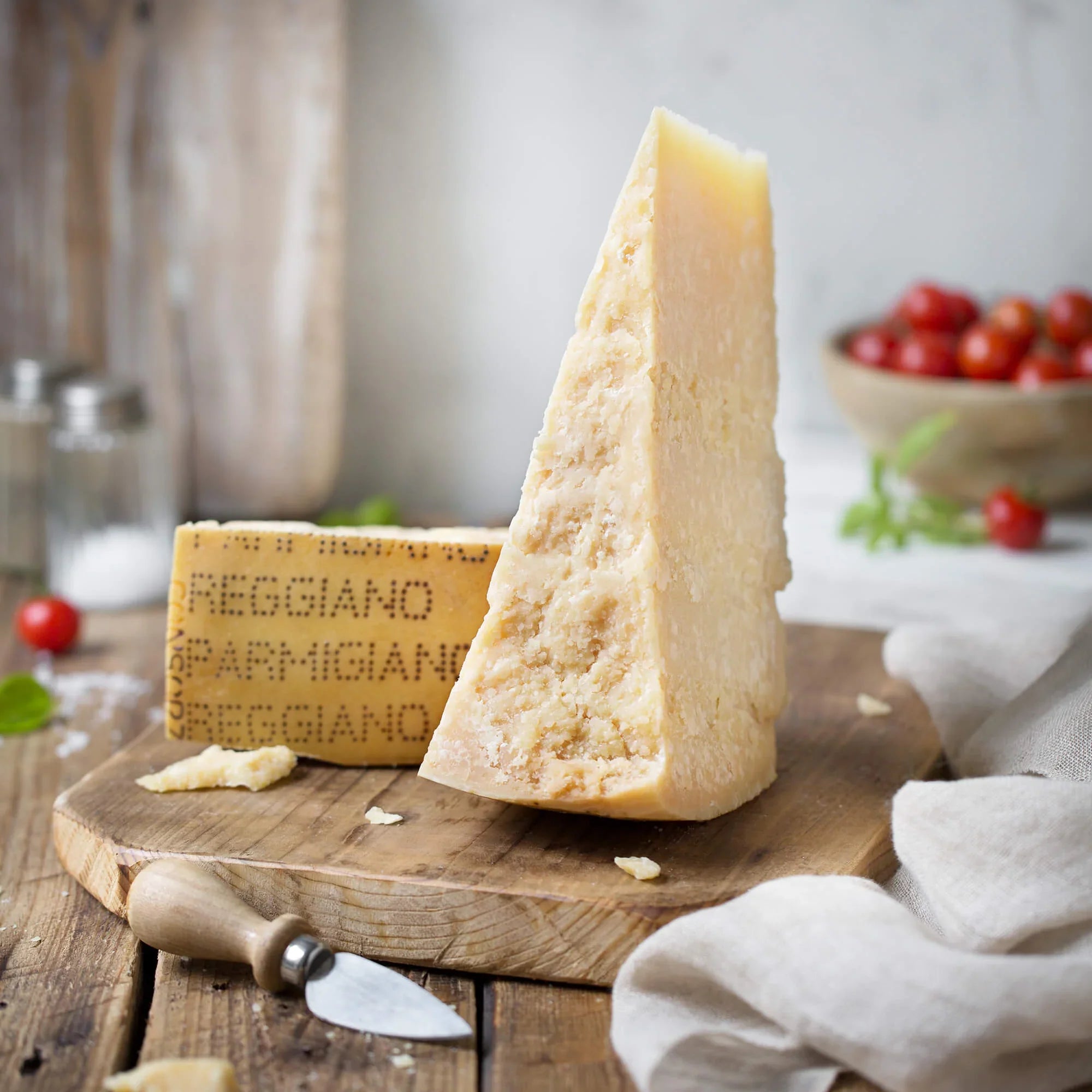 Parmigiano Reggiano 24 months (Serving Kit) - EMILIA FOOD LOVE Selected with love in Italy